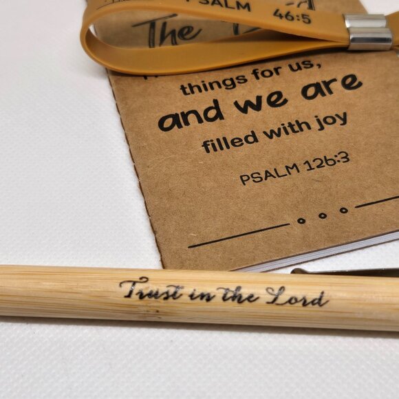 NEW INSPIRATIONAL FAITH CANVAS POUCH, NOTEPAD, PEN, BOOKMARK & KEYCHAIN GIFT SET - Picture 6 of 10